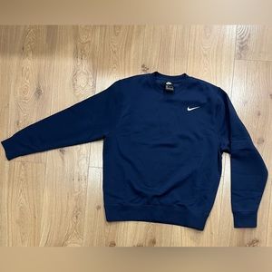 Nike Crew Neck Sweater. Navy. Medium